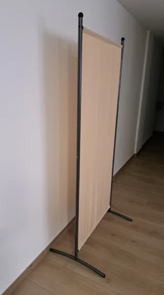 Biombo de metal gris/negro y tela beige