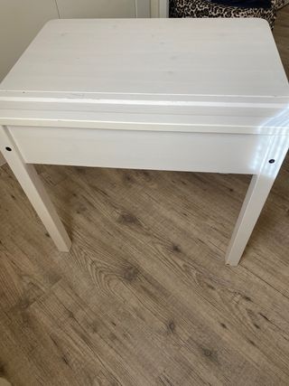 Pupitre y silla madera IKEA con cajonera