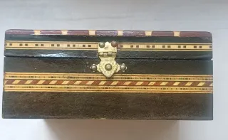 Caja de madera taracea artesanal