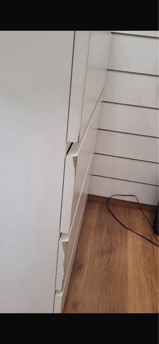 Cómoda con cristal hay 2!! 30€ cada una