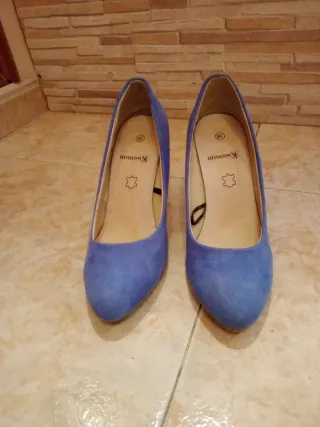 Zapatos de tacón azul de ante