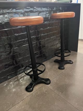 Taburetes Diseño Industrial Cuero y Metal