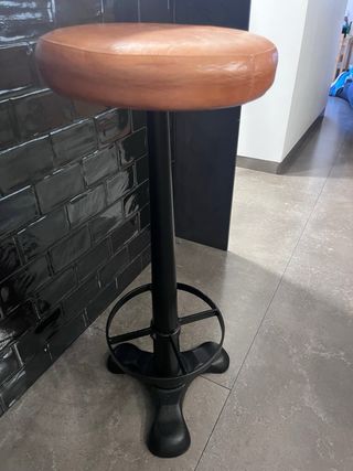 Taburetes Diseño Industrial Cuero y Metal