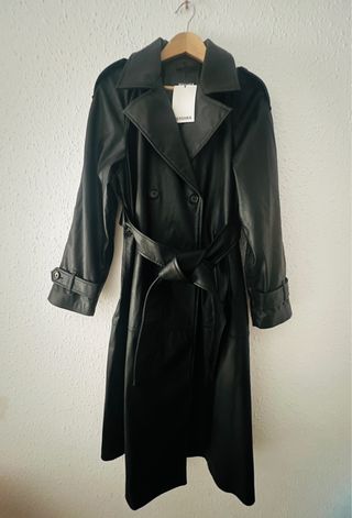 Abrigo NUEVO efecto piel de mujer Stradivarius