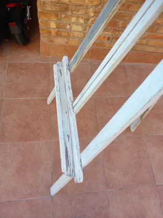 Caballete para cuadros de madera