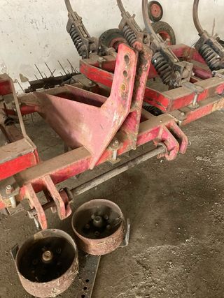 Arado Semichisel 19 brazos con rastrilla.