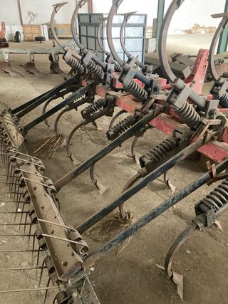 Arado Semichisel 19 brazos con rastrilla.