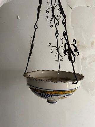 Due porta vasi in ceramica sospesi