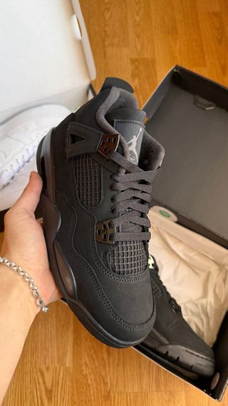 Jordan 4 Black Cat + AF1 Supreme + Riñonera Suprem