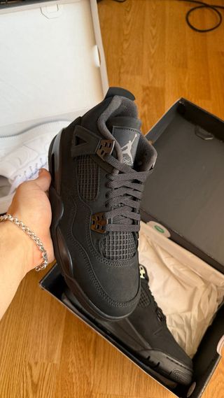 Jordan 4 Black Cat + AF1 Supreme + Riñonera Suprem