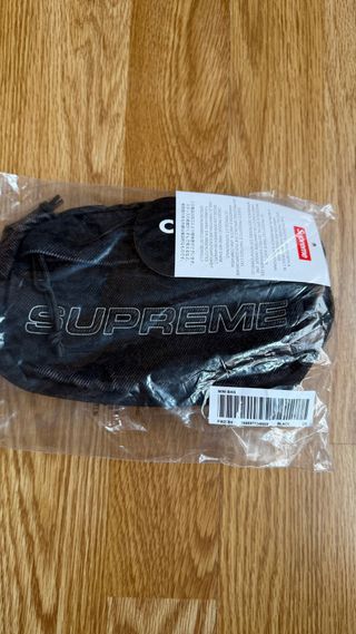 Jordan 4 Black Cat + AF1 Supreme + Riñonera Suprem