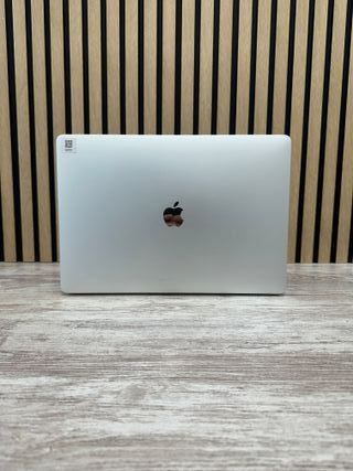 MacBook Pro 15" 2017 i7 16gb 500gb SSD