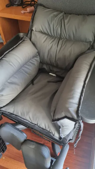 Cojín anatómico gris