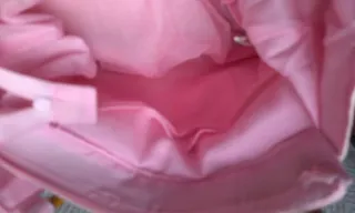 Bolso de tela rosa con flores