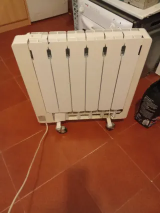 Stufa elettrica con ruote