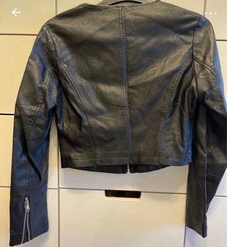 Chaqueta efecto piel motera negra