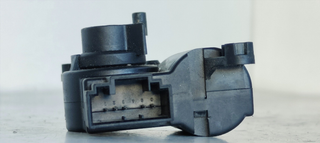 MOTOR APERTURA TRAMPILLAS CLIMATIZADOR PORSCHE CA