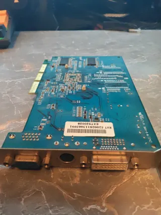 Tarjeta Gráfica NVIDIA GeForce FX 5200