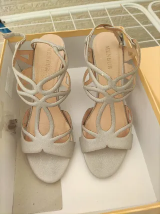 Sandalias tacón plateadas Membur T38