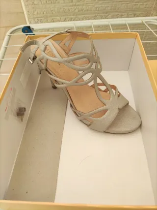 Sandalias tacón plateadas Membur T38