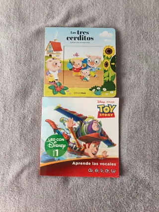 Los tres cerditos y Leo con Disney.