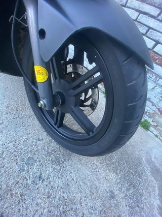 Kymco Agility City 125 Negra