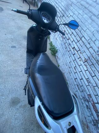 Kymco Agility City 125 Negra