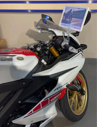 Yamaha - R125 60 Aniversario  ESCAPE   NACIONAL