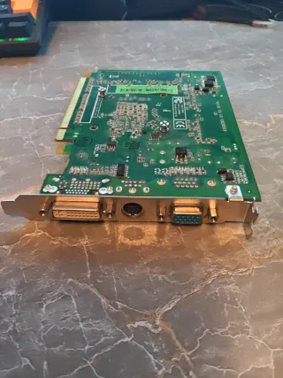 Tarjeta Gráfica NVIDIA GeForce FX 5200