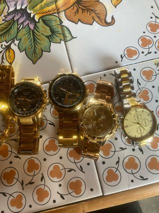 Relojes de pulsera dorados