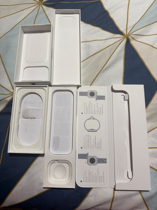 Caja iPhone 17 Pro y Caja Apple Watch series 11