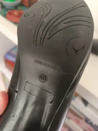 Zapatos de salón negros tacón