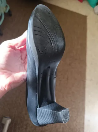 Zapatos de salón negros tacón