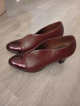 Zapatos de tacón marrones