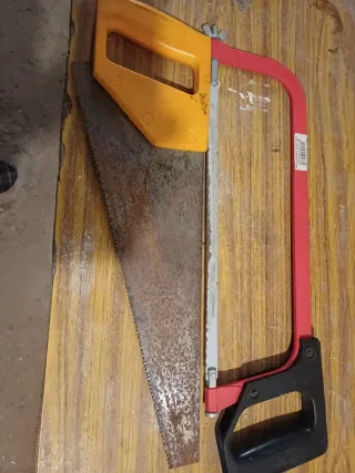 Serrucho y arco de sierra