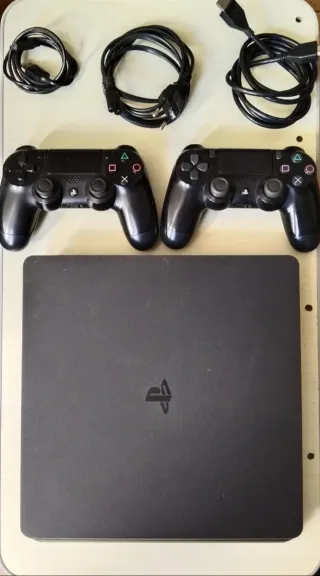 Consola PS4 Slim Negra + 2 Mandos