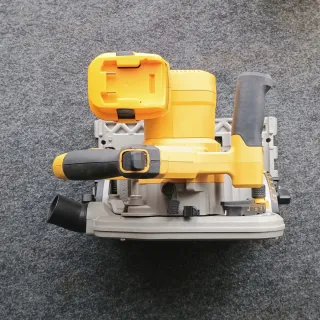 Sierra de inmersión DeWalt DC352