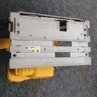 Sierra de inmersión DeWalt DC352