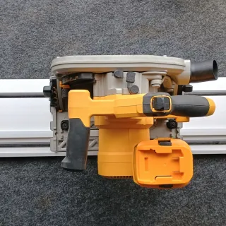 Sierra de inmersión DeWalt DC352