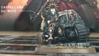 Warhammer 40k cappellano su moto space marine
