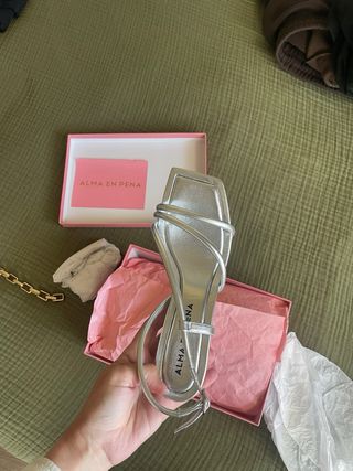 Sandalias Alma en Pena plateadas tacón