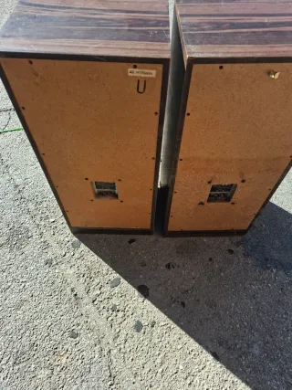 Altavoces Vintage Madera y Negro