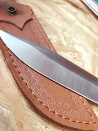 Faca de Cozinha em Madeira e Metal