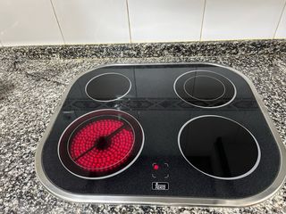 Vitrocerámica Teka Redondeada y horno teka ht 490