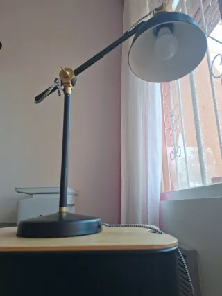 Lámpara Escritorio Negra y Dorada