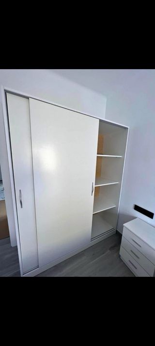 Armadi in legno modulari, vari modelli