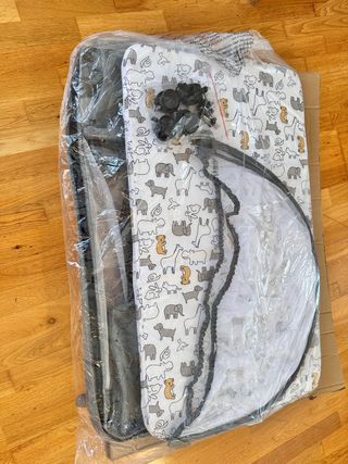 Cuna colecho con estampado infantil