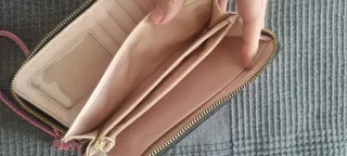 BIMBA Y LOLA Cartera Negra con Detalle Rosa