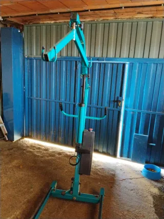 Grúa de personas enfermas con sus complementos