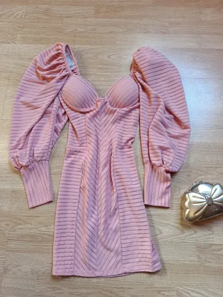 Vestido rosa fiesta mangas abullonadas